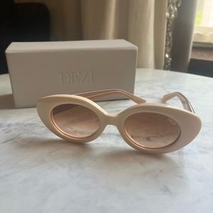 Dezi Thelma sunglasses